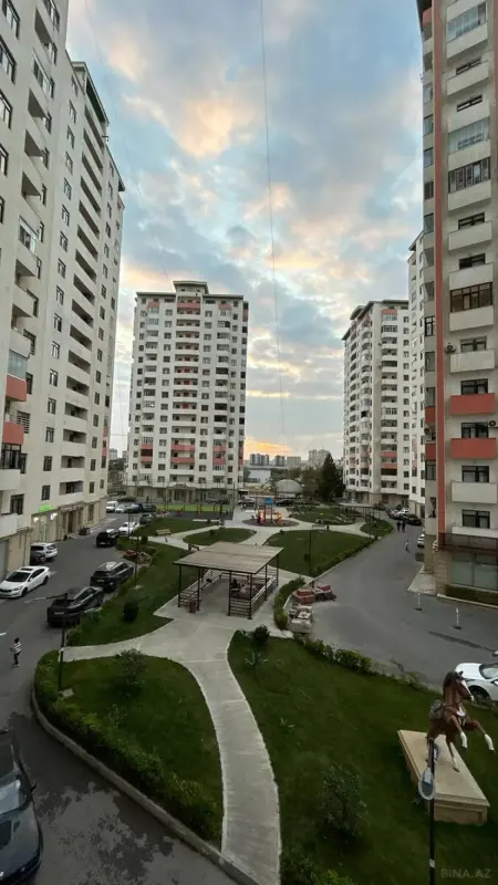 Satılır 3 otaqlı mənzil 140 m²