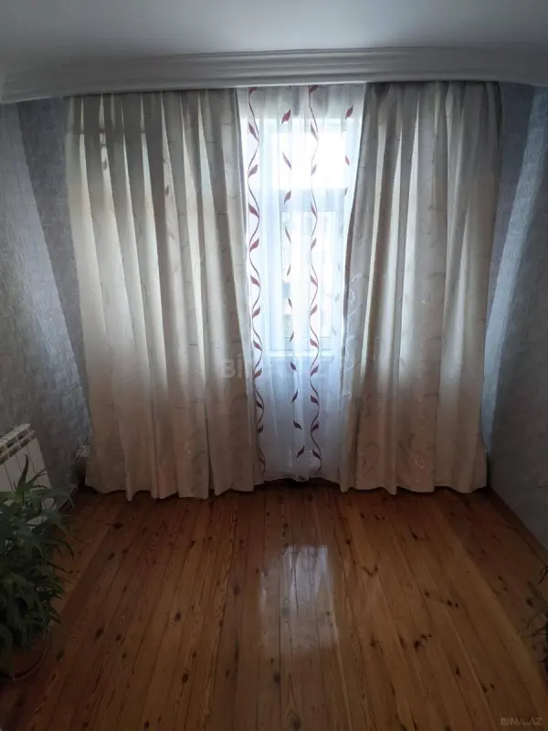 Satılır 4 otaqlı mənzil 100 m²