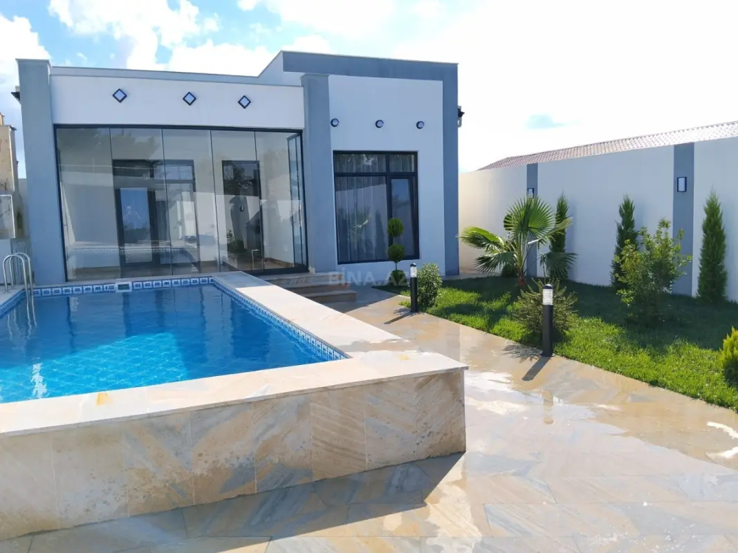 Satılır 5 otaqlı həyət evi 160 m²