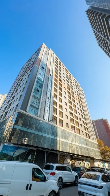 Satılır 3 otaqlı mənzil 179 m²