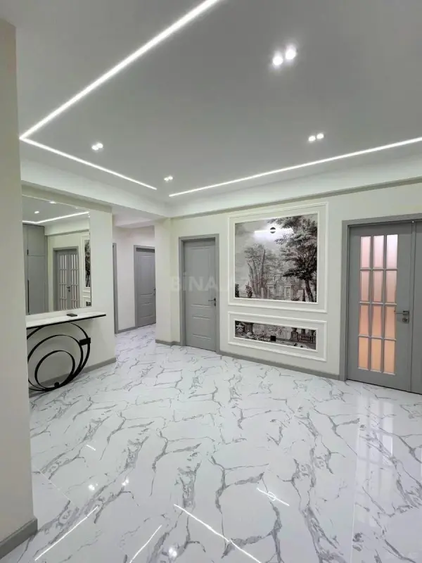 Satılır 4 otaqlı mənzil 200 m²