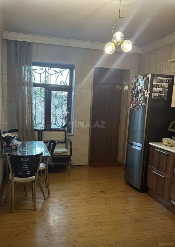 Satılır 5 otaqlı həyət evi 200 m²