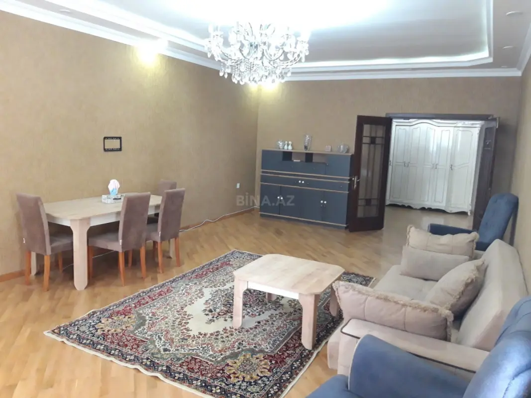 Kirayə verilir 2 otaqlı mənzil 130 m²