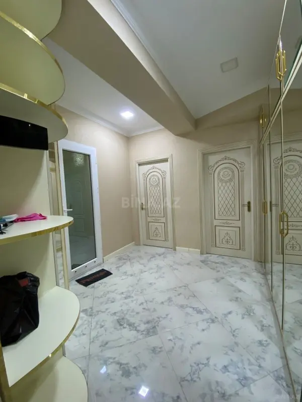 Satılır 2 otaqlı mənzil 68 m²