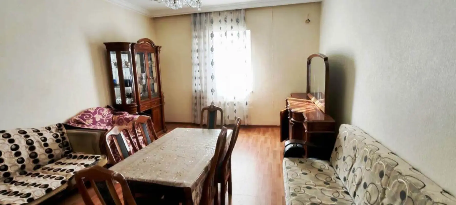 Satılır 4 otaqlı mənzil 100 m²