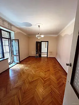 Satılır 3 otaqlı mənzil 80 m² — Bakı, Nizami 3 otaq 80.00 m²