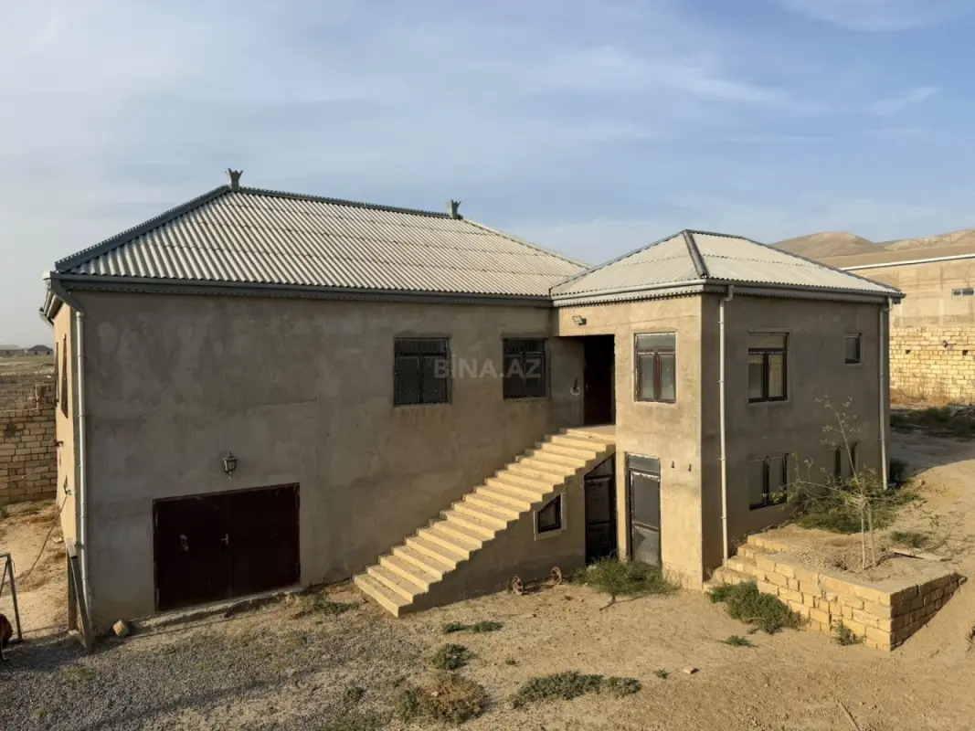 Satılır 5 otaqlı həyət evi 260 m²