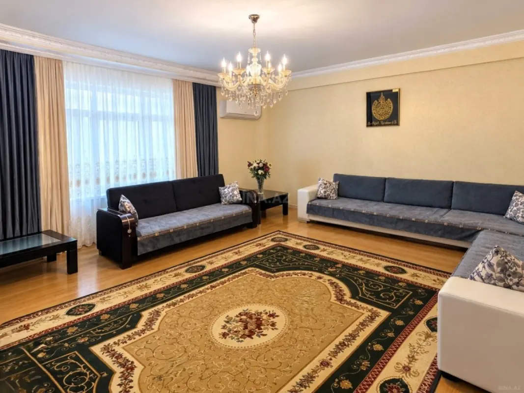 Satılır 4 otaqlı mənzil 150 m²
