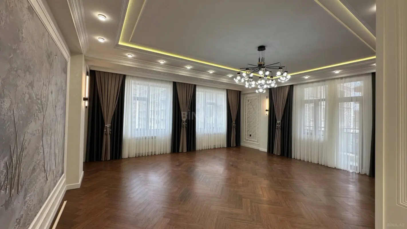 Satılır 2 otaqlı mənzil 105 m²