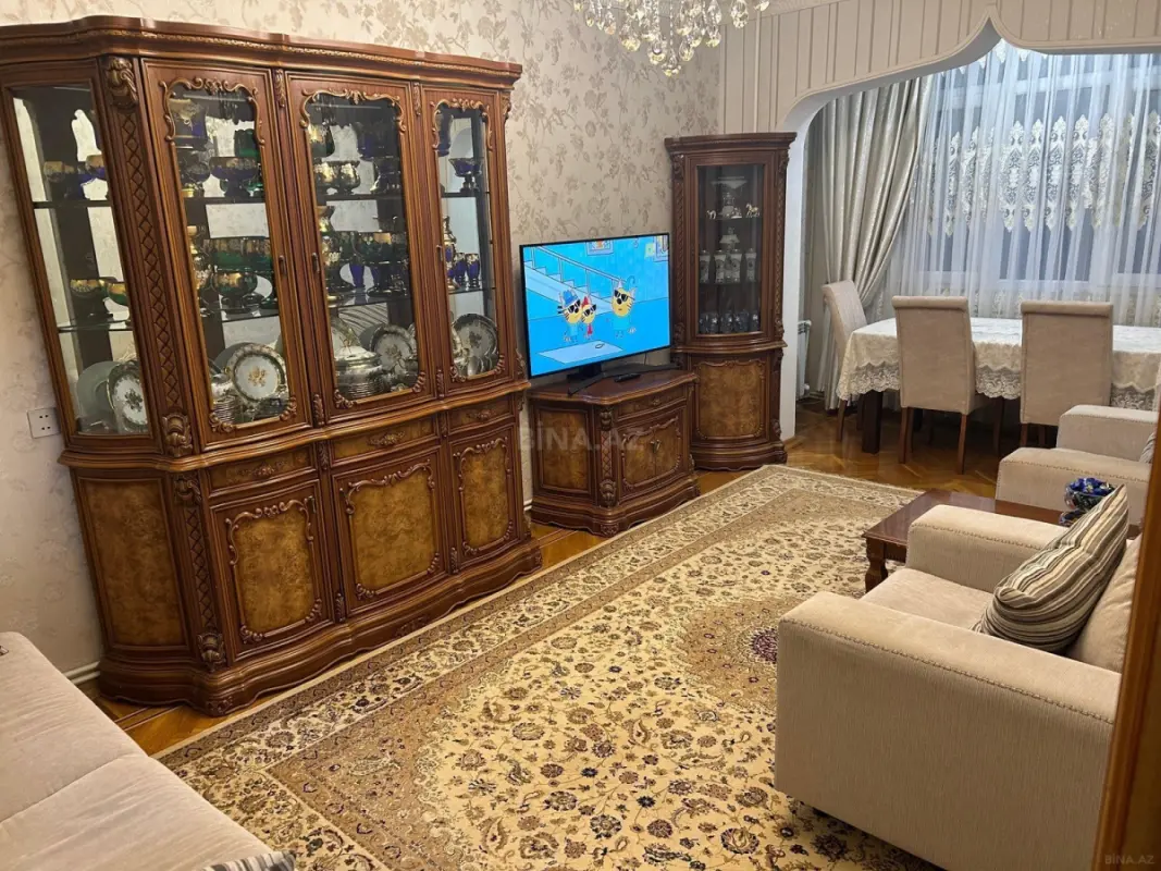 Satılır 4 otaqlı mənzil 110 m²