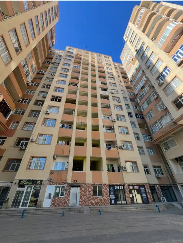 Satılır 4 otaqlı mənzil 165 m²