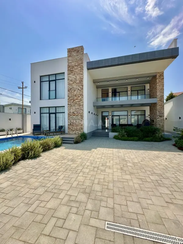 Satılır 5 otaqlı həyət evi 200 m²
