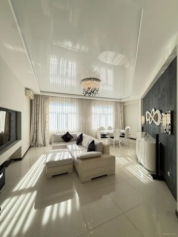 Satılır 3 otaqlı mənzil 130 m²