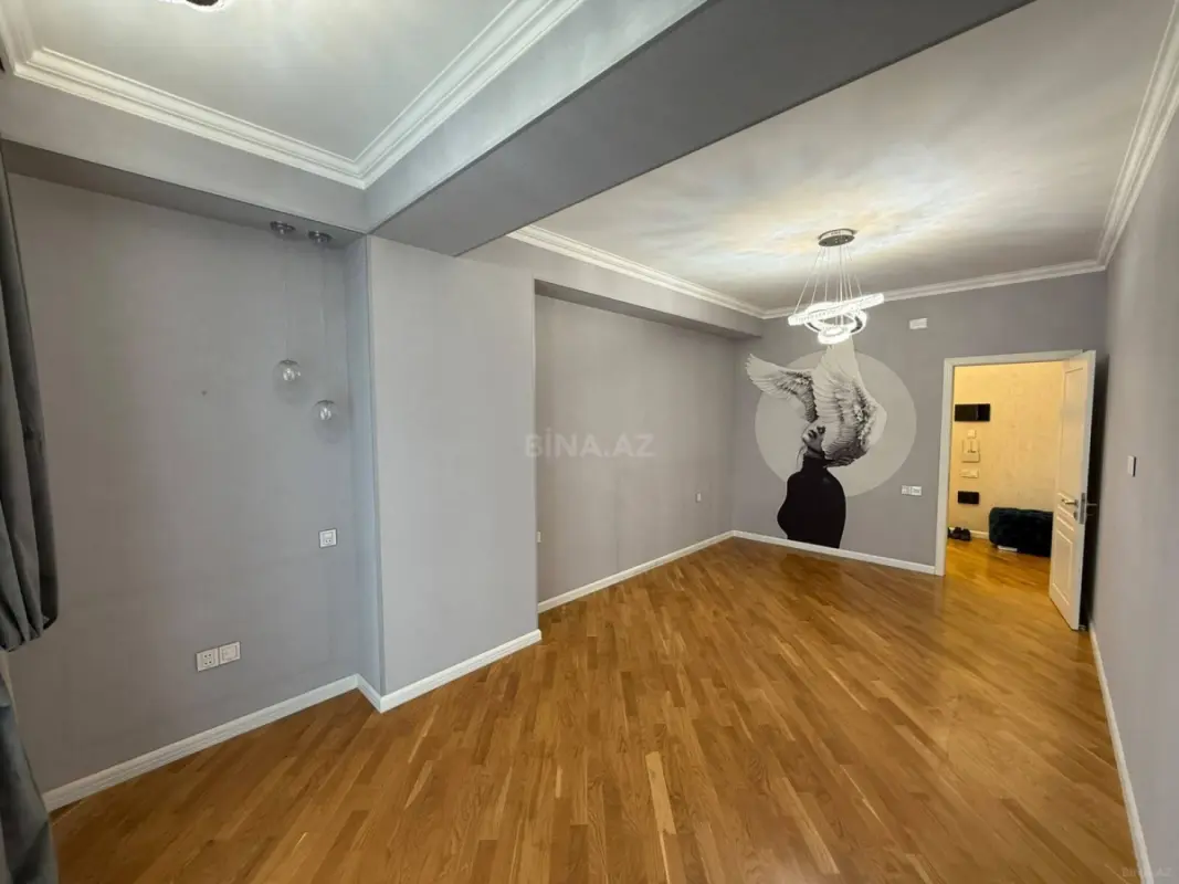 Satılır 3 otaqlı mənzil 140 m²