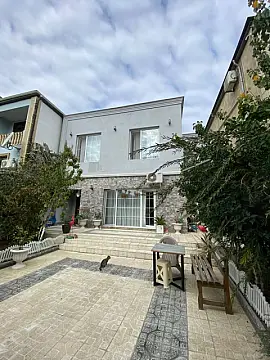 Satılır 4 otaqlı həyət evi 160 m² — Bakı, Səbail 4 otaq 160.00 m²
