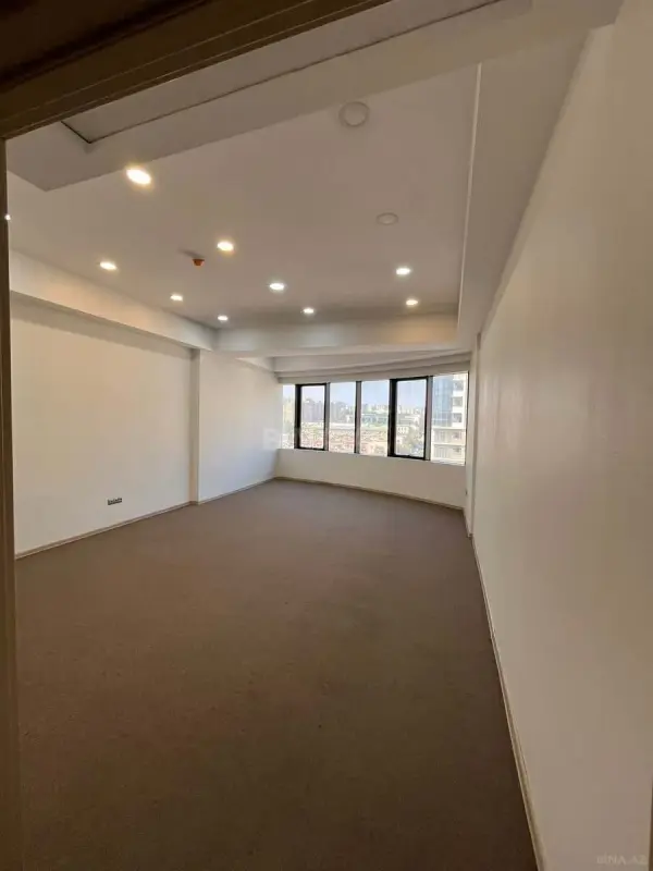 Kirayə verilir 4 otaqlı ofis 245 m²