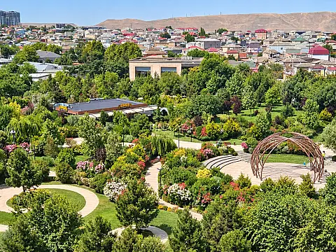 Satılır 4 otaqlı mənzil 135 m² — Bakı 4 otaq 135.00 m²