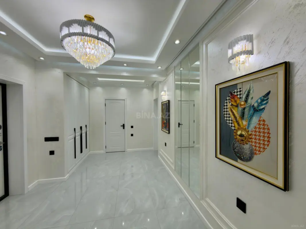 Satılır 4 otaqlı mənzil 153 m²