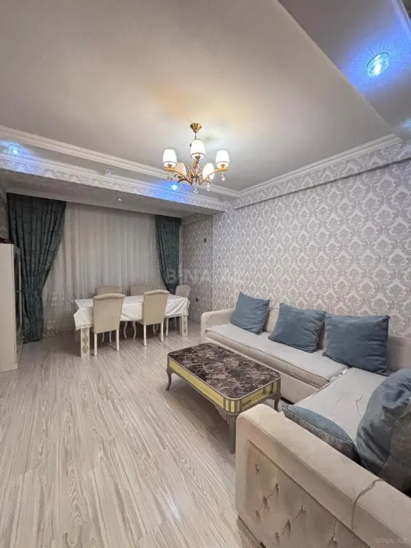 Satılır 2 otaqlı mənzil 83 m²