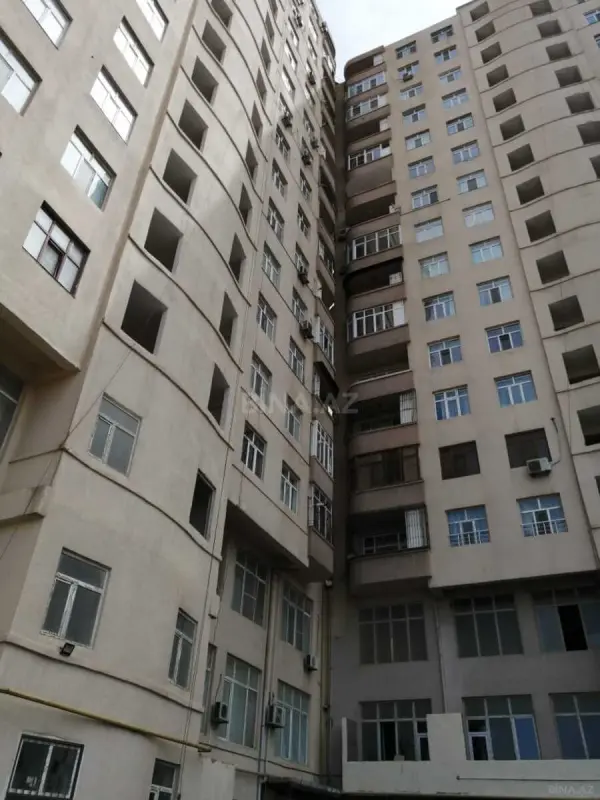 Satılır 2 otaqlı mənzil 67 m²