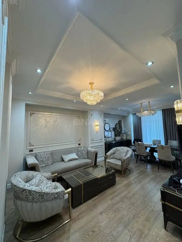 Satılır 3 otaqlı mənzil 148 m²