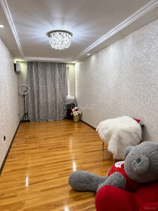 Satılır 3 otaqlı mənzil 115 m²