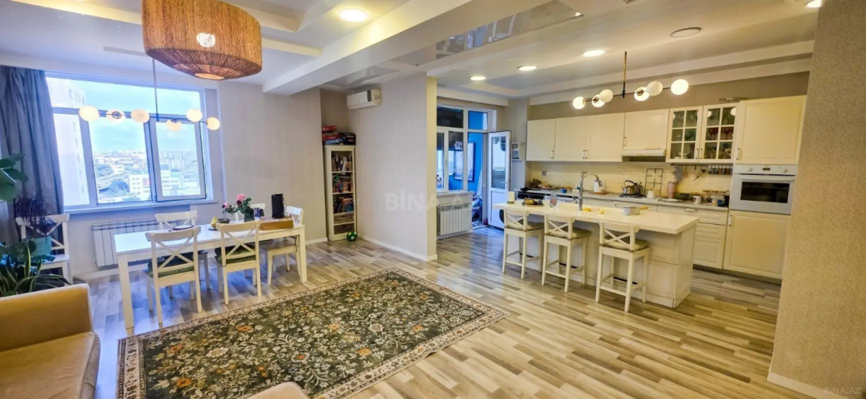 Satılır 3 otaqlı mənzil 104 m²