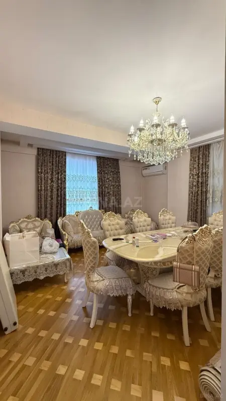 Satılır 3 otaqlı mənzil 127 m²