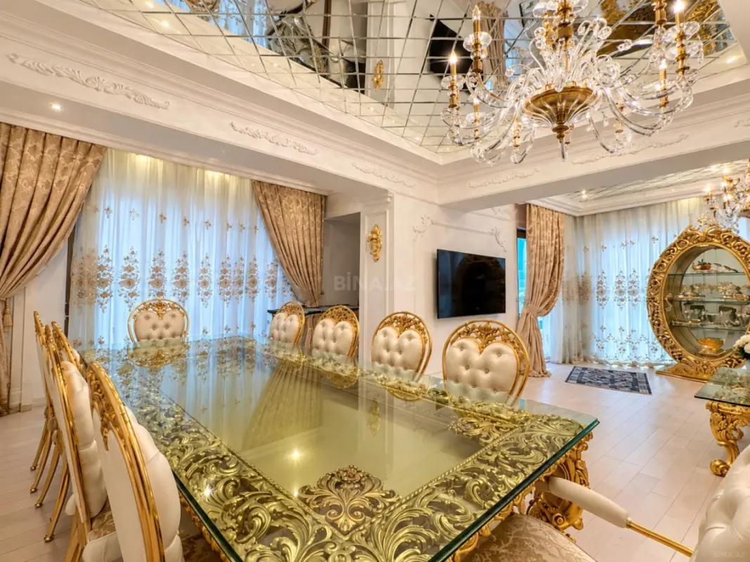 Satılır 4 otaqlı mənzil 181 m²