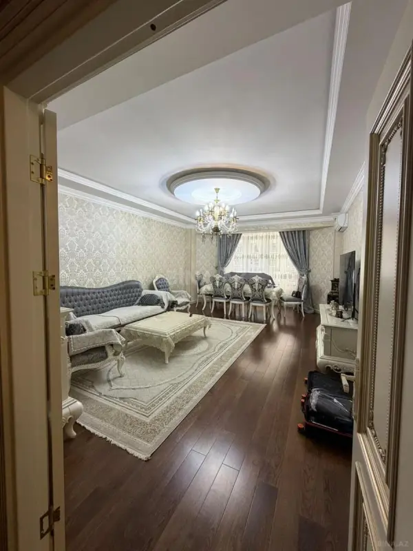 Satılır 3 otaqlı mənzil 140 m²