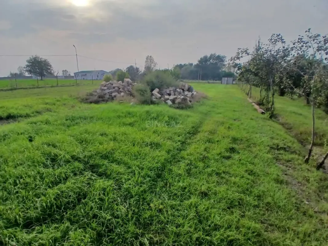 Satılır torpaq sahəsi 100 m²