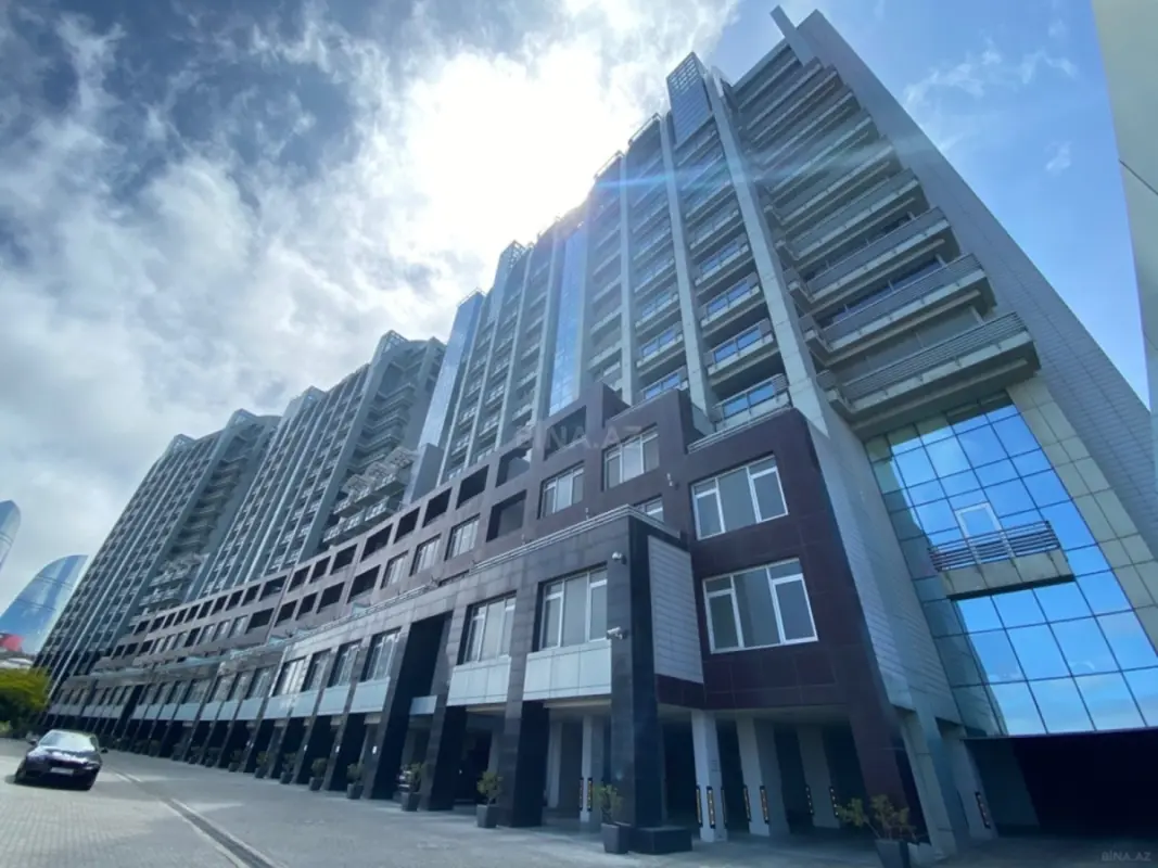 Satılır 2 otaqlı mənzil 101 m²