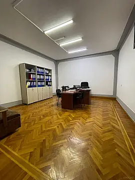 Kirayə verilir 8 otaqlı ofis 400 m² — Bakı, Badamdar 8 otaq 400.00 m²
