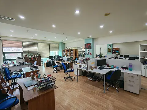 Kirayə verilir 15 otaqlı ofis 1100 m² — Bakı 15 otaq 1100.00 m²