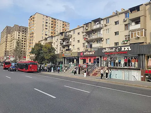 Kirayə verilir obyekt 65 m² — Bakı, İnşaatçılar 65.00 m²