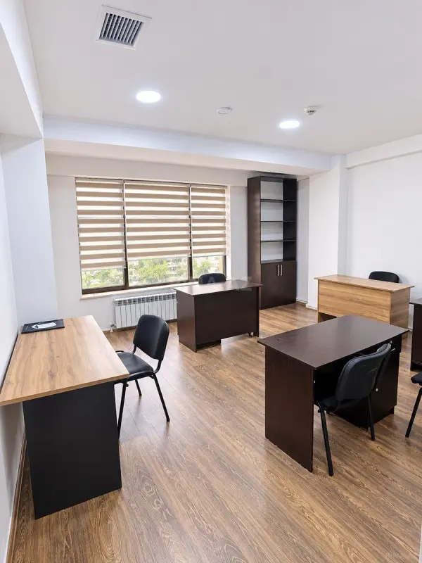 Kirayə verilir 4 otaqlı ofis 74 m²