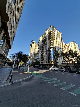 Kirayə verilir obyekt 760 m² — Bakı 760.00 m²