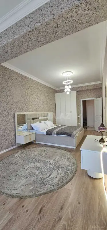 Kirayə verilir 2 otaqlı mənzil 74 m²