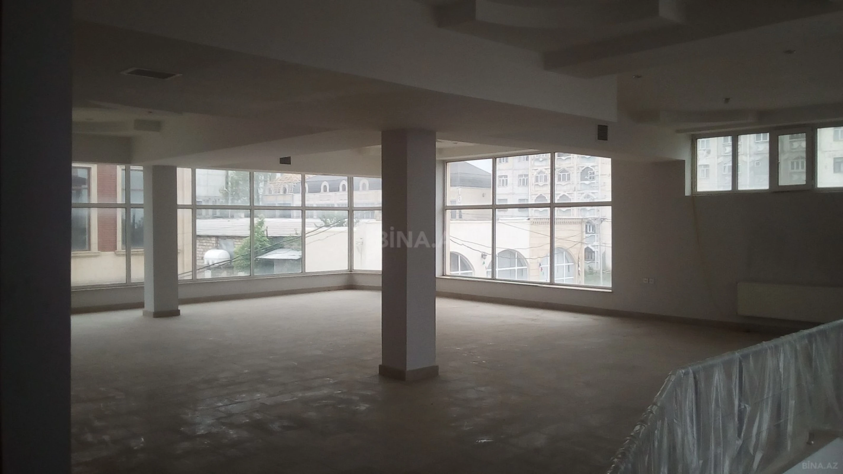 Satılır obyekt 238.8 m²