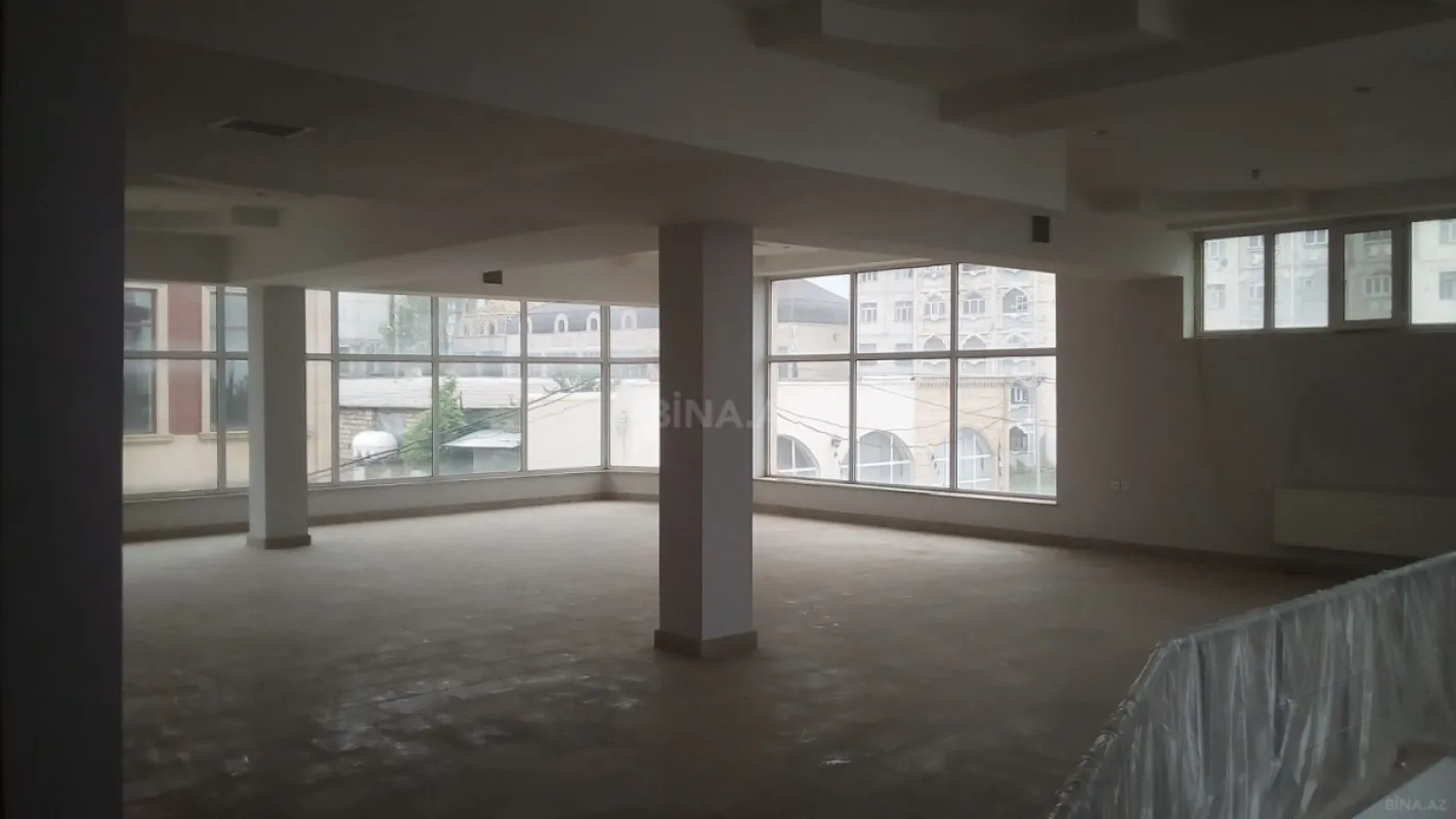 Satılır obyekt 238.8 m²