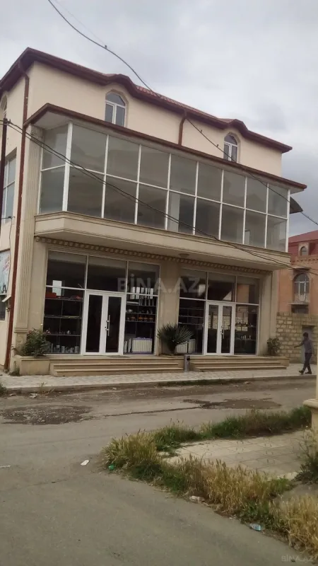 Satılır obyekt 238.8 m²