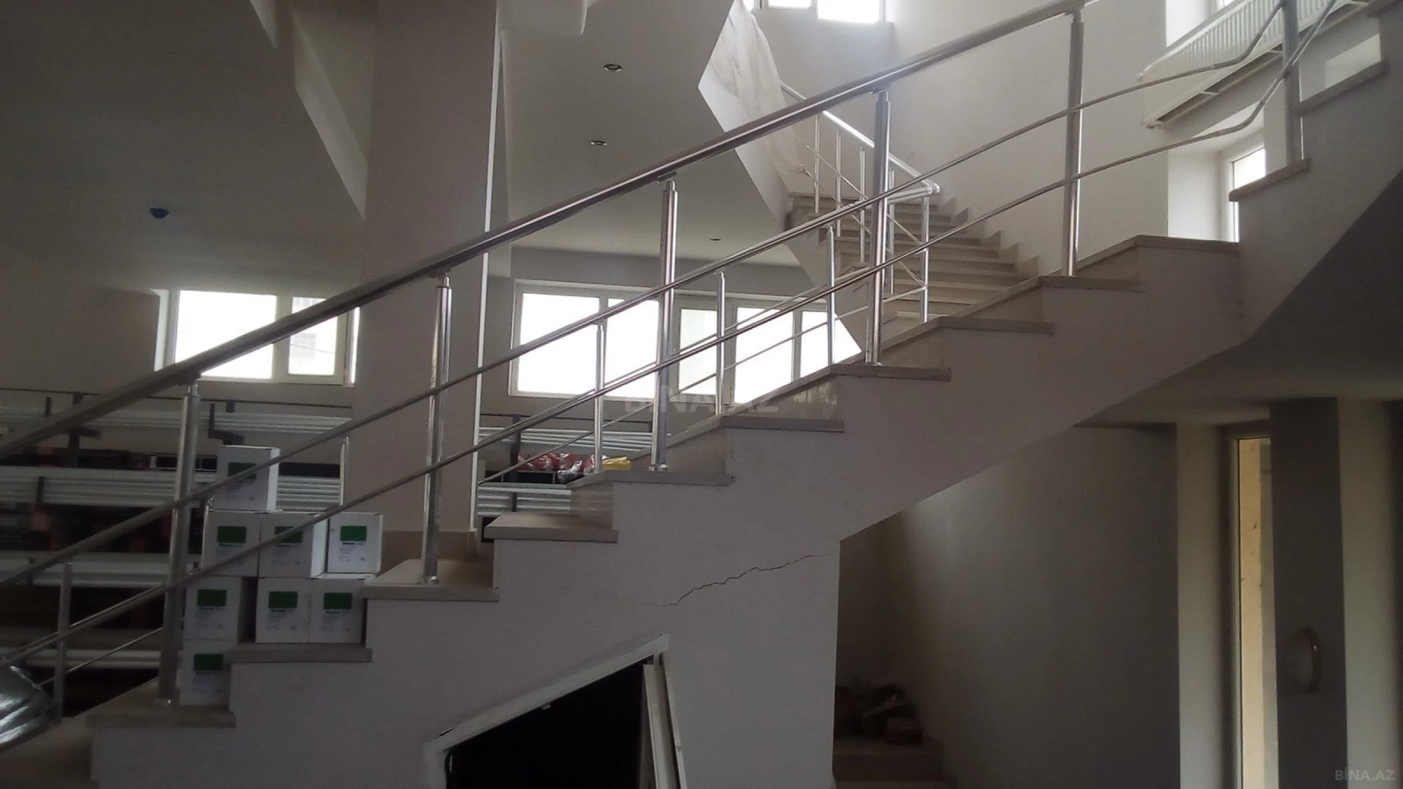 Satılır obyekt 238.8 m²