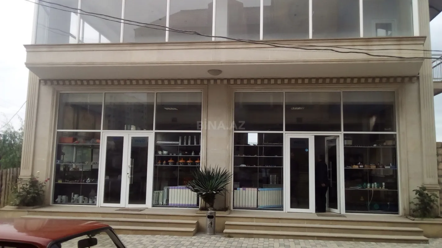 Satılır obyekt 238.8 m²