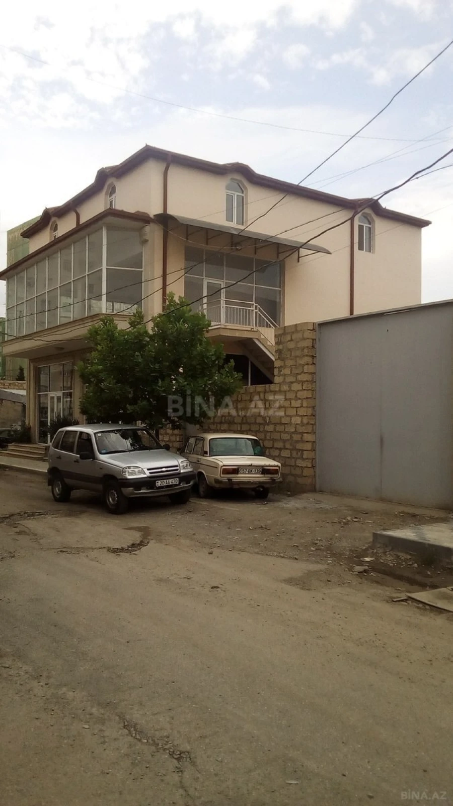 Satılır obyekt 238.8 m²