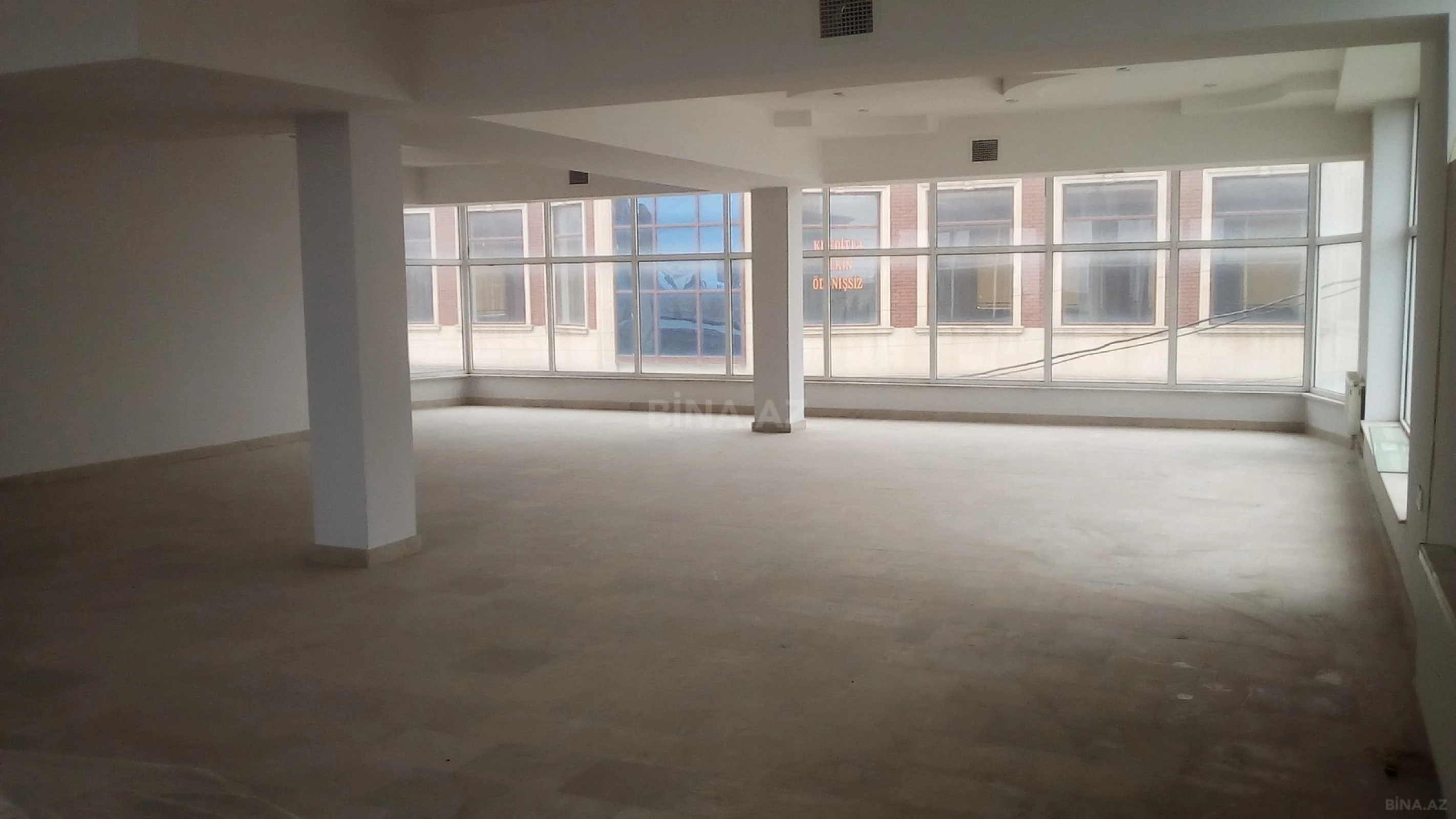 Satılır obyekt 238.8 m²