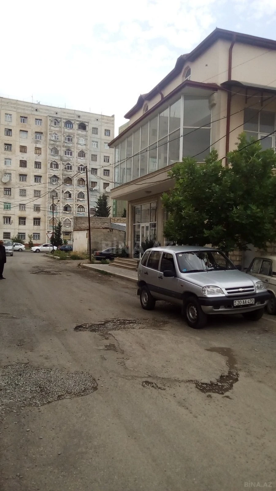 Satılır obyekt 238.8 m²