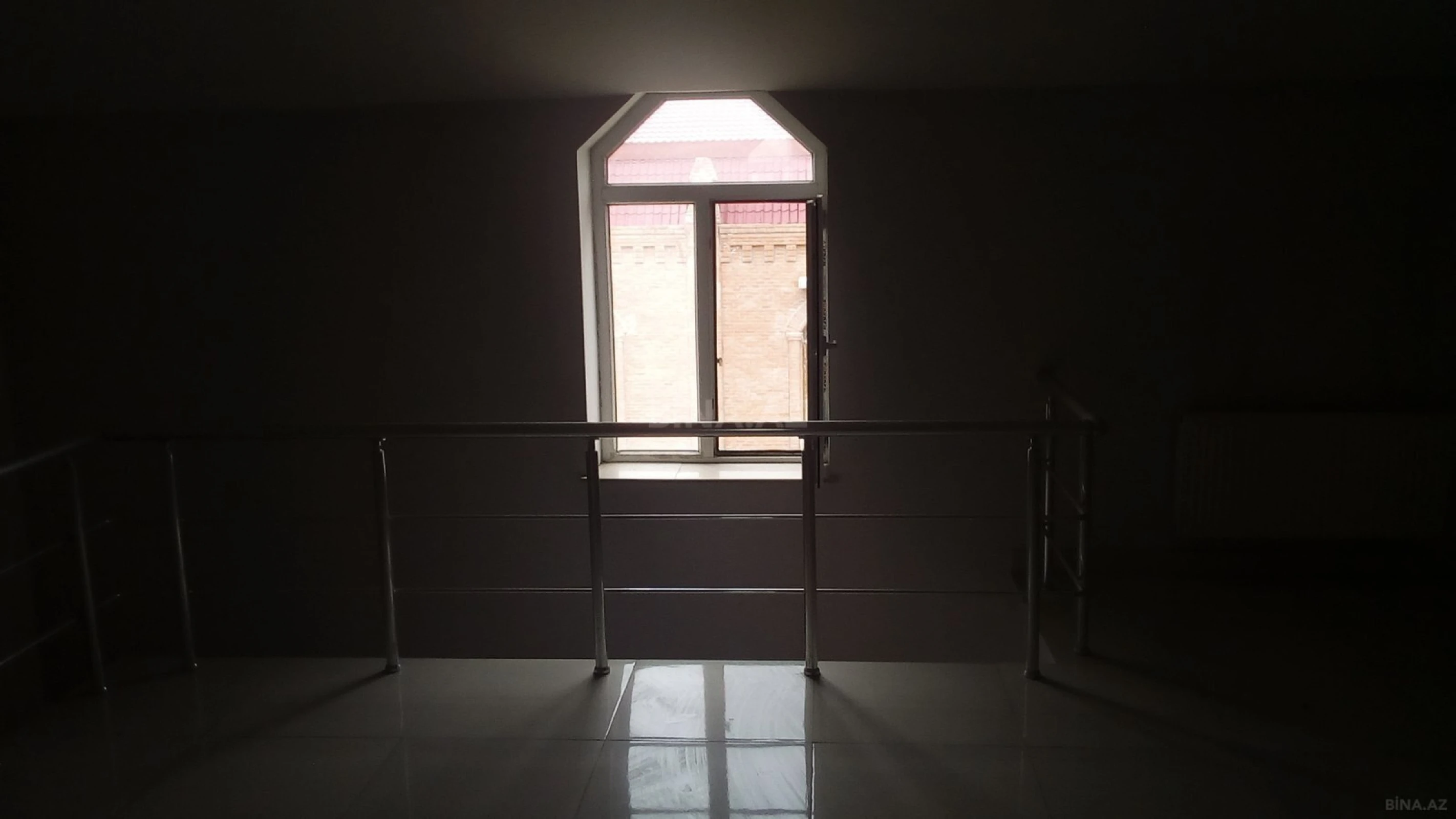 Satılır obyekt 238.8 m²