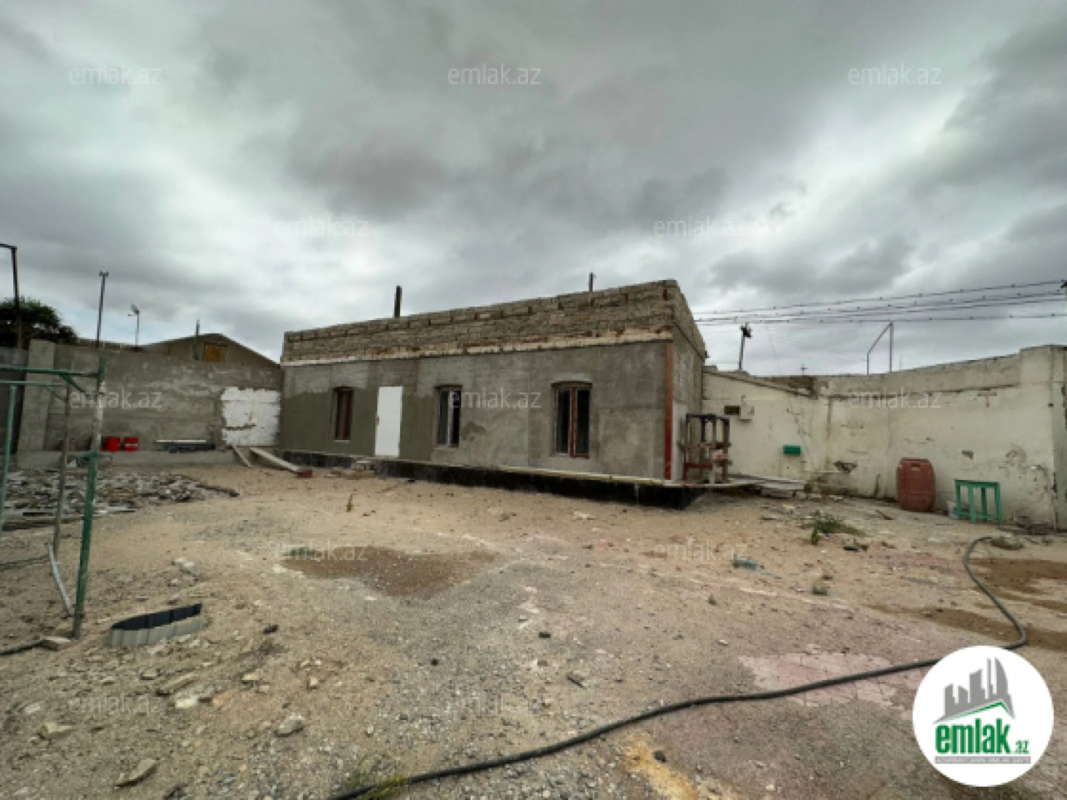 Satılır torpaq sahəsi 12 m²