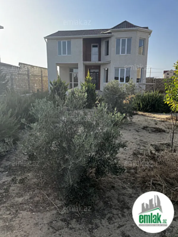 Satılır 4 otaqlı mənzil 140 m²