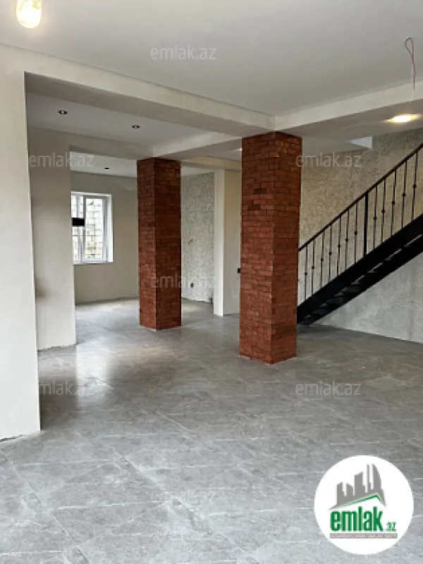 Satılır 4 otaqlı mənzil 140 m²